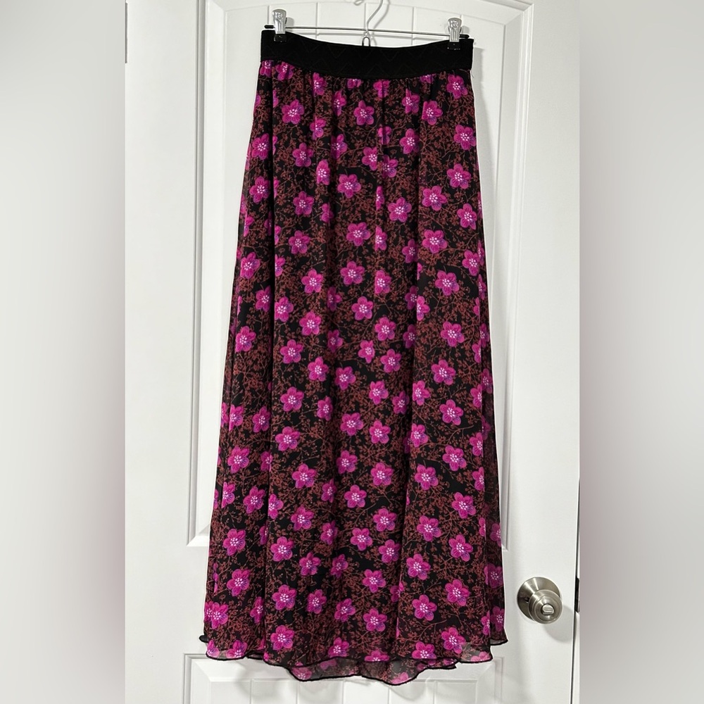 Flowy maxi skirt.